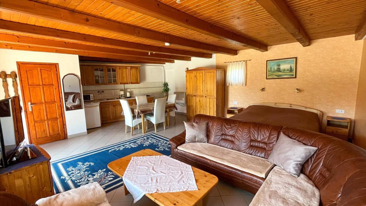 Magyar Apartmanhazak I-Iii. Залакарош Экстерьер фото