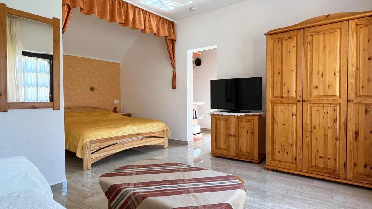 Magyar Apartmanhazak I-Iii. Залакарош Экстерьер фото
